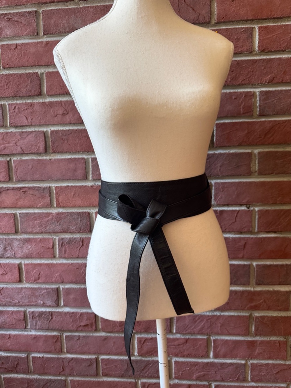 Diane Von Furstenberg Black Leather Waist Wrap Belt Size S